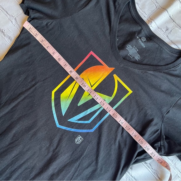 Las Vegas Golden Knights women's short sleeve T-shirt XL Rainbow VGK Logo Pride - Picture 7 of 7